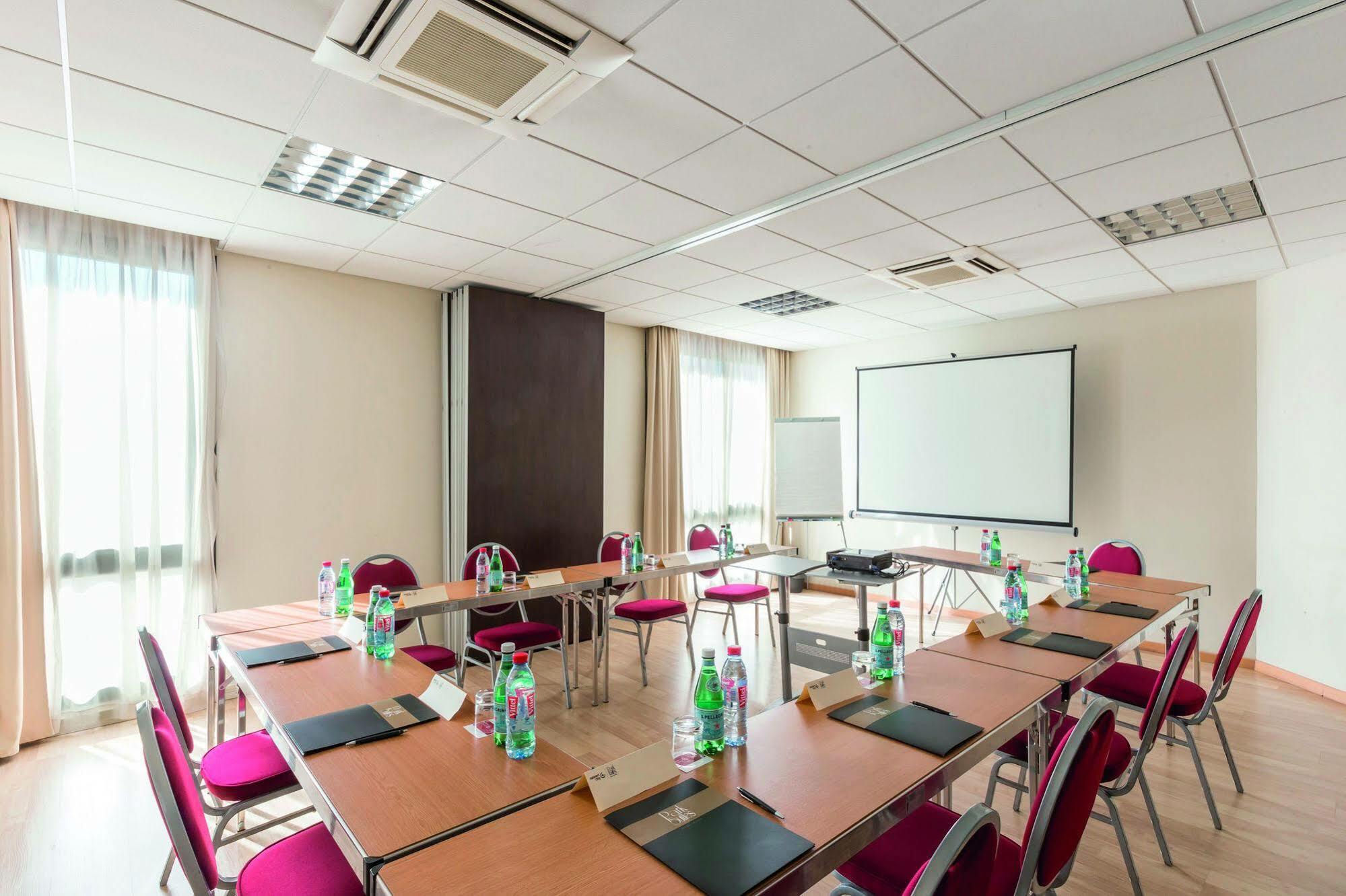 Clarion Aparthotel Toulouse Blagnac Airport Buitenkant foto